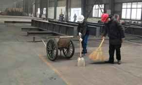美化環(huán)境，黨員活動日開展企業(yè)大掃除